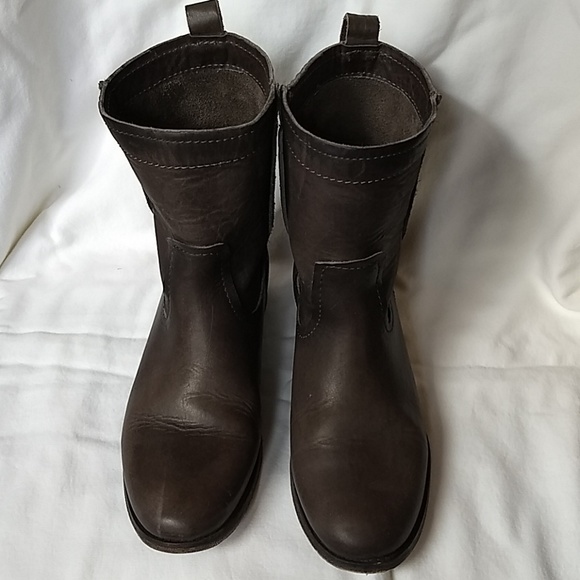 Frye Anna Short Leather Boots - Picture 2 of 8